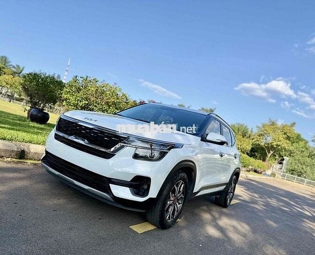 Kia Seltos Luxury 2022 28.000 km Trắng