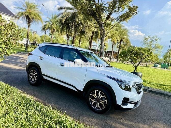 Kia Seltos Luxury 2022 28.000 km Trắng