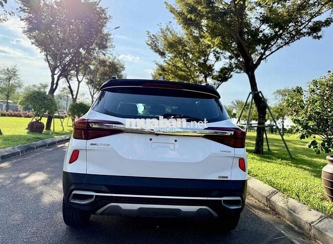 Kia Seltos Luxury 2022 28.000 km Trắng