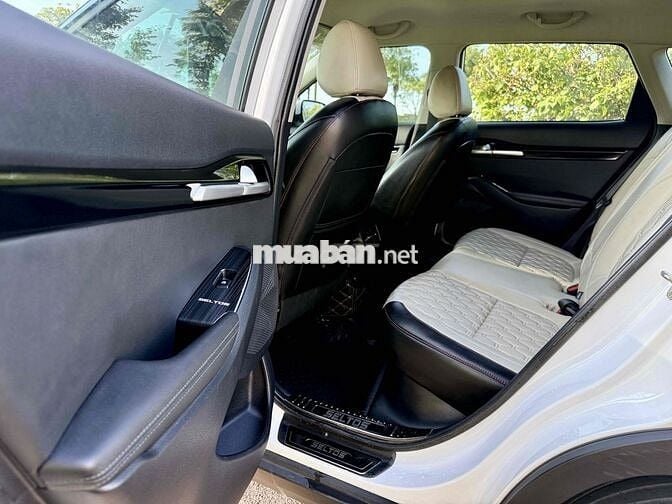 Kia Seltos Luxury 2022 28.000 km Trắng