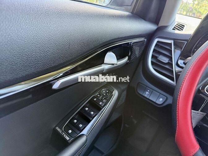 Kia Seltos Luxury 2022 28.000 km Trắng
