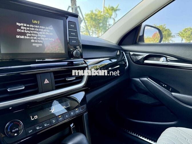 Kia Seltos Luxury 2022 28.000 km Trắng