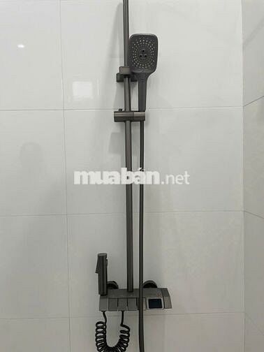 Hot! Mặt tiền dài 20m, Phù hợp ở ,kinh doanh và văn phòng. Nhà 3lầu