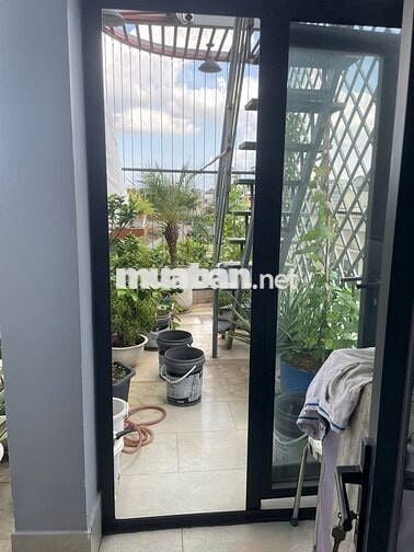 Hot! Mặt tiền dài 20m, Phù hợp ở ,kinh doanh và văn phòng. Nhà 3lầu