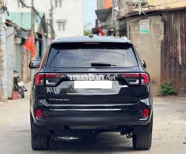 🔹 Ford Everest Titanium 2.0L 4x2 2023 Đen, 1 Chủ