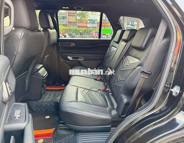 🔹 Ford Everest Titanium 2.0L 4x2 2023 Đen, 1 Chủ