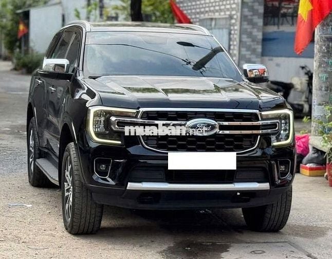 🔹 Ford Everest Titanium 2.0L 4x2 2023 Đen, 1 Chủ