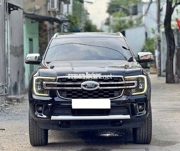 🔹 Ford Everest Titanium 2.0L 4x2 2023 Đen, 1 Chủ