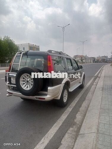 Ford Everest Số sàn màu Đen