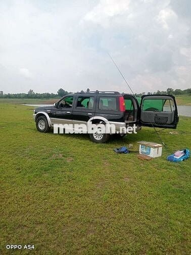 Ford Everest Số sàn màu Đen