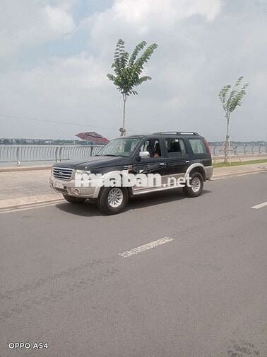 Ford Everest Số sàn màu Đen