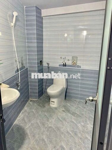 NHÀ HẺM XE HƠI - 1 LẦU - 2PN 2WC