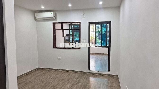 BÁN TẬP THỂ TẦNG 2, khu C13 THANH XUÂN
