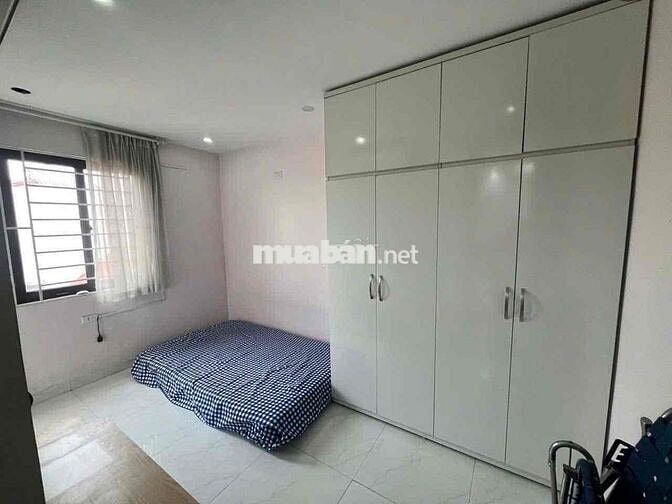 Cho thuê nhà Nguyễn Văn Cừ,Ô tô đỗ cửa,thang máy, 2PN, full nội thất❗️