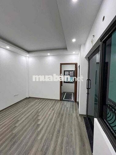 CHO THUÊ NHÀ NGUYÊN CĂN PHỐ SÀI ĐỒNG -3PN KHÉP KÍN- Ô TÔ ĐỖ GẦN