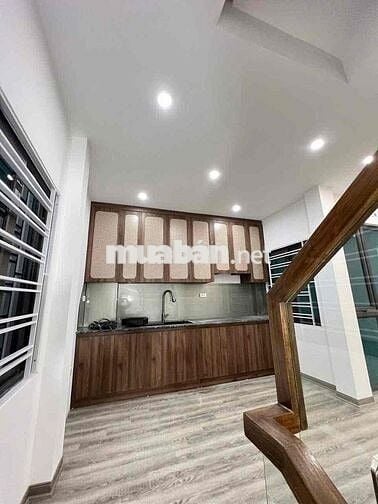 CHO THUÊ NHÀ NGUYÊN CĂN PHỐ SÀI ĐỒNG -3PN KHÉP KÍN- Ô TÔ ĐỖ GẦN