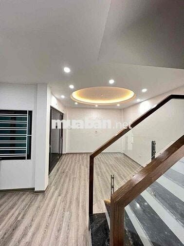 CHO THUÊ NHÀ NGUYÊN CĂN PHỐ SÀI ĐỒNG -3PN KHÉP KÍN- Ô TÔ ĐỖ GẦN