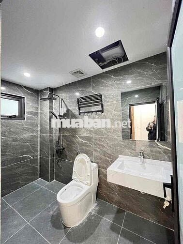 CHO THUÊ NHÀ NGUYÊN CĂN PHỐ SÀI ĐỒNG -3PN KHÉP KÍN- Ô TÔ ĐỖ GẦN