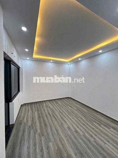 CHO THUÊ NHÀ NGUYÊN CĂN PHỐ SÀI ĐỒNG -3PN KHÉP KÍN- Ô TÔ ĐỖ GẦN
