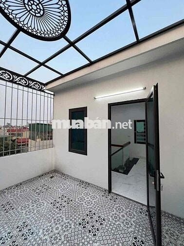 CHO THUÊ NHÀ NGUYÊN CĂN PHỐ SÀI ĐỒNG -3PN KHÉP KÍN- Ô TÔ ĐỖ GẦN