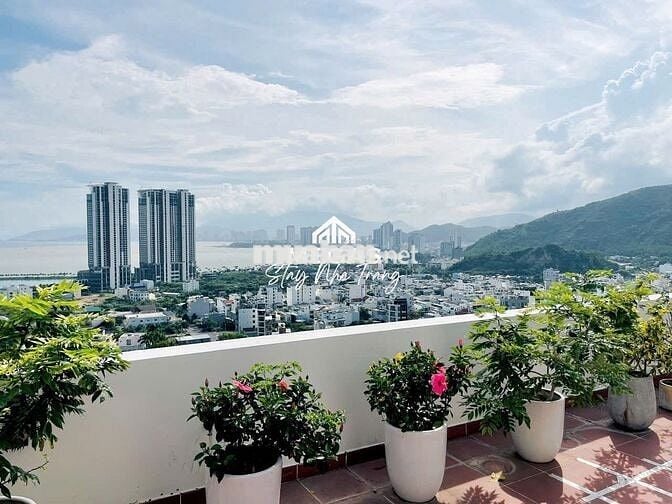 VILLA ĐỊA TRUNG HẢI PHÍA TOÀN CẢNH VỊNH NHA TRANG 5 PN CAO CẤP