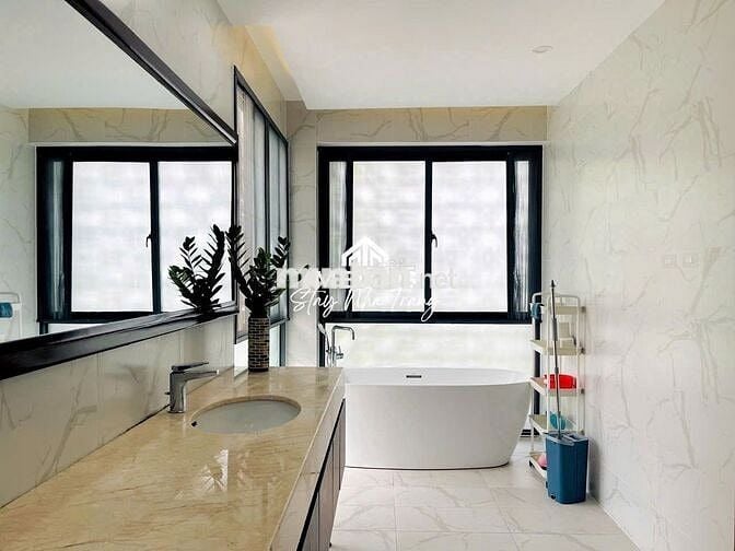 VILLA ĐỊA TRUNG HẢI PHÍA TOÀN CẢNH VỊNH NHA TRANG 5 PN CAO CẤP