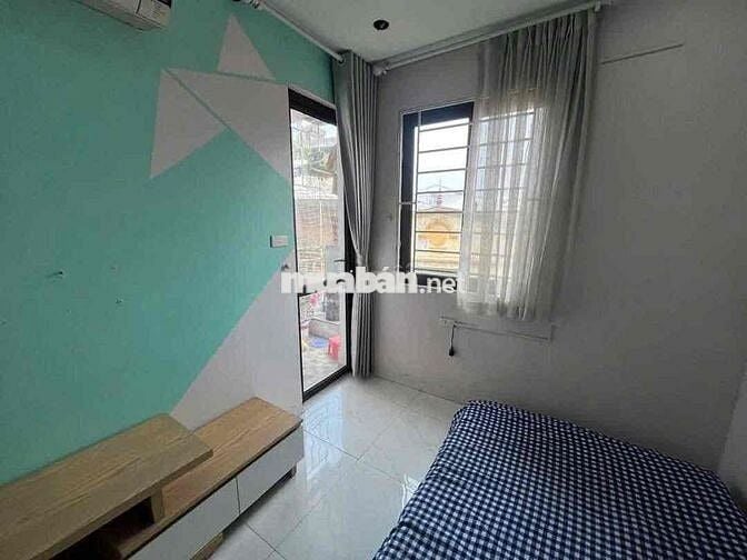 Cho thuê nhà Nguyễn Văn Cừ,Ô tô đỗ cửa,thang máy, 2PN, full nội thất❗️