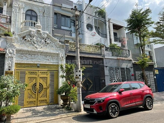Nhà phố mơ ước rộng 102 m2 , 4PN, đường 8m tại Dĩ An giá 5.7 tỷ.