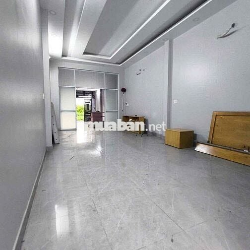 Nhà Hóc Môn cần bán 655triệu, 3 Toilet, 2 PN, cách Ngã Tư An Sương 20p
