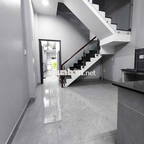 Nhà Hóc Môn cần bán 655triệu, 3 Toilet, 2 PN, cách Ngã Tư An Sương 20p