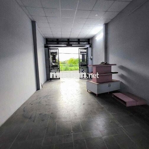 Nhà Hóc Môn cần bán 655triệu, 3 Toilet, 2 PN, cách Ngã Tư An Sương 20p