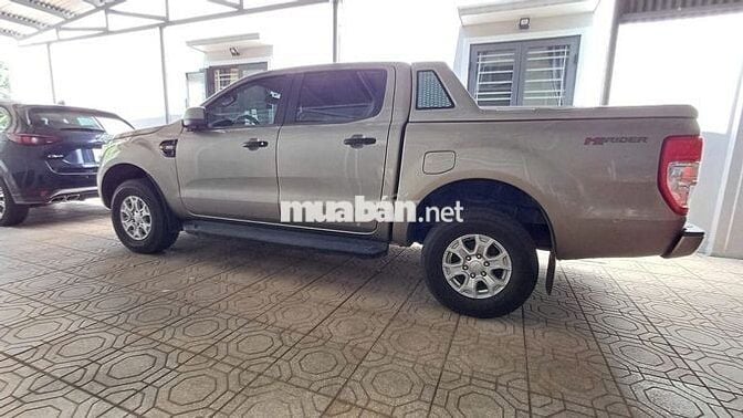 Ford Ranger XLS 2.2L 4x2 AT 2017 Vàng cát