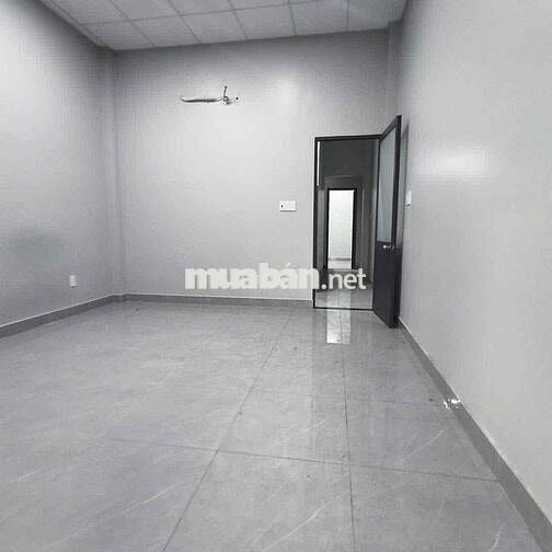Nhà Hóc Môn cần bán 655triệu, 3 Toilet, 2 PN, cách Ngã Tư An Sương 20p