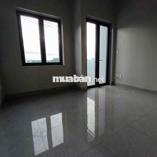 Nhà Hóc Môn cần bán 655triệu, 3 Toilet, 2 PN, cách Ngã Tư An Sương 20p