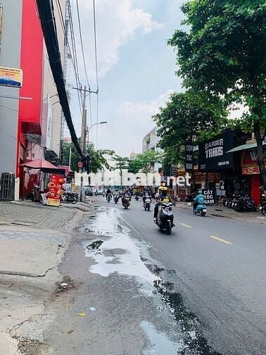 MẶT TIỀN D5 4X11M LỐI ĐI RIÊNG GẦN ĐH NGOẠI THƯƠNG