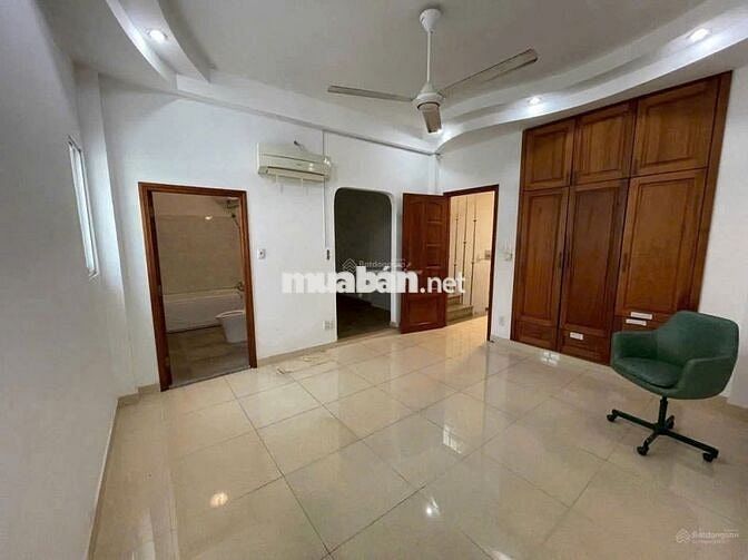 Nguyên căn ngang 7m x15m mặt tiền Nguyễn Văn Thủ, 3 tầng, sàn trống