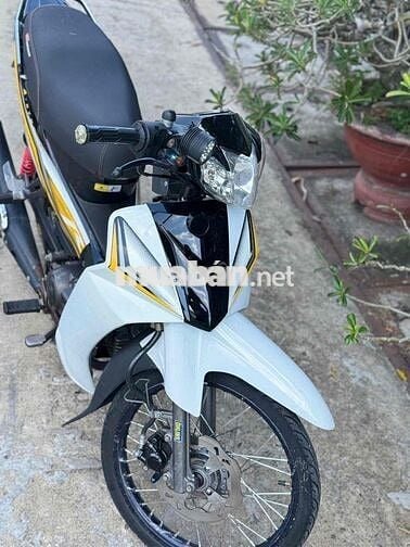 Yamaha Sirius RC 2018 Trắng, Đen, Vàng Số sàn