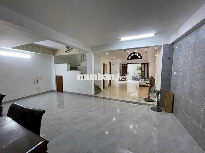 Nguyên căn ngang 7m x15m mặt tiền Nguyễn Văn Thủ, 3 tầng, sàn trống