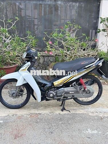Yamaha Sirius RC 2018 Trắng, Đen, Vàng Số sàn