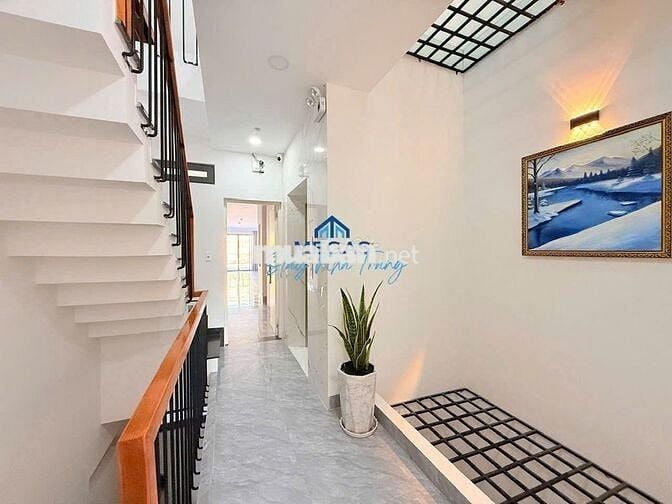 NHÀ NGUYÊN CĂN Ở VÀ KINH DOANH SẠCH CÓ THANG MÁY PENHOUSE 2 PN FULL