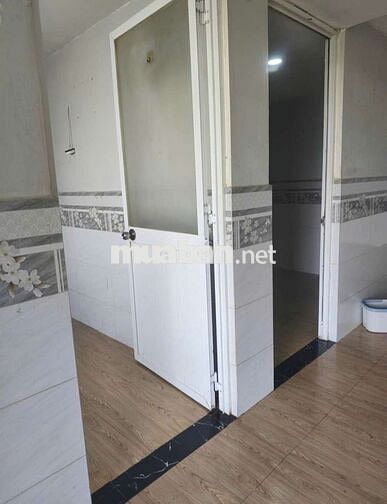 Nhà cho thuê NC... CC Căn Hộ CXTĐ. Lô Chữ, tầng Lầu 4 - Giá: 7 triệu.
