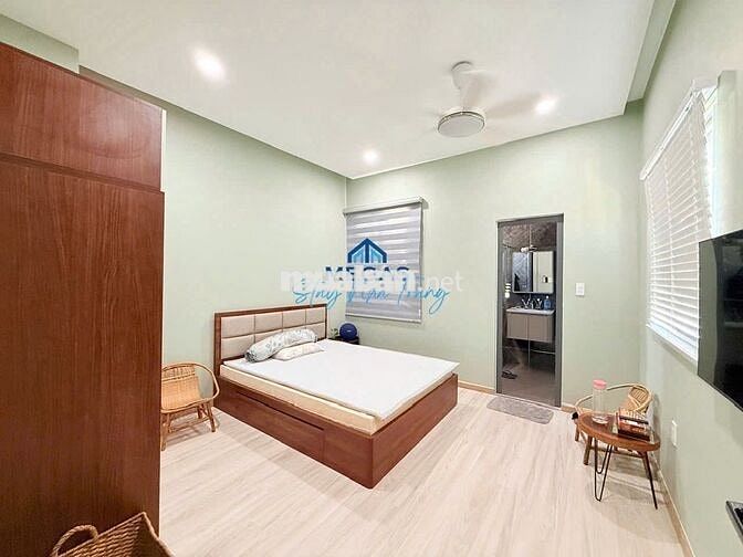 NHÀ NGUYÊN CĂN Ở VÀ KINH DOANH SẠCH CÓ THANG MÁY PENHOUSE 2 PN FULL