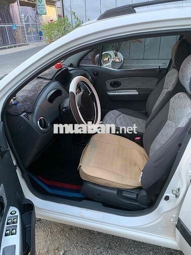 Xe gia đình màu Trắng