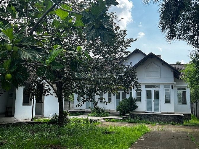 Bán nhà mặt tiền đường 765 , biệt thự sân vườn. Có thương lượng
