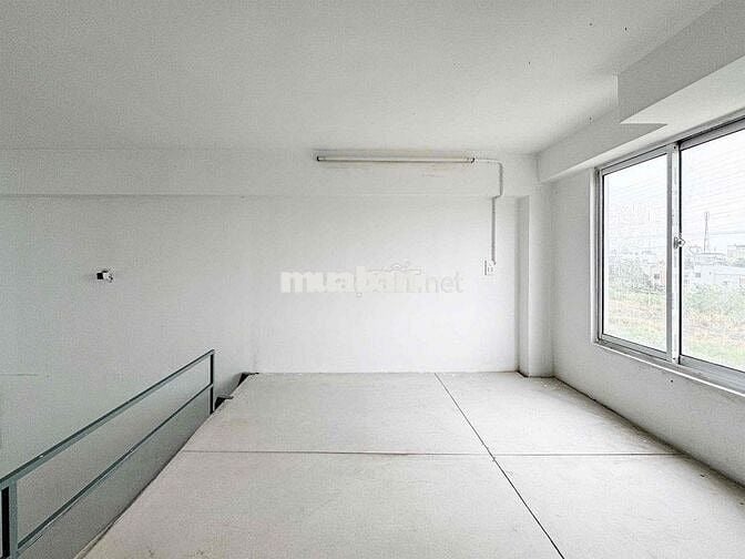 Phòng trọ sinh viên giá rẻ có cửa sổ trời kế bên CVPM QUANG TRUNG