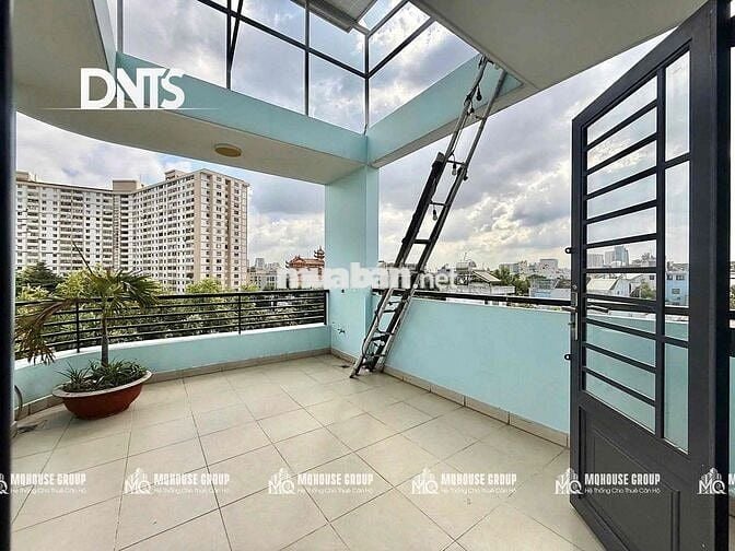 Cho thuê căn hộ 1 phòng ngủ balcony rộng 50m2 ngay chợ Tân Định