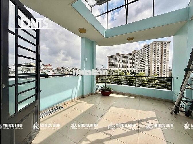 Cho thuê căn hộ 1 phòng ngủ balcony rộng 50m2 ngay chợ Tân Định