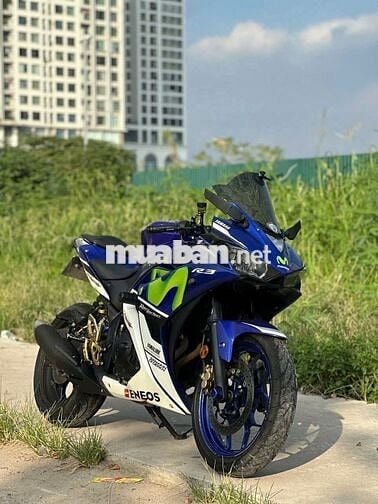 Yamaha R3 