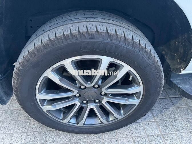 Ford Everest Titanium 4x2 2019 Trắng 143.000 km
