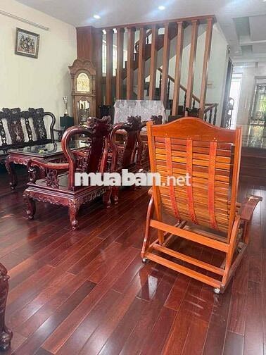 Cho thuê nhà góc KDC Him Lam Q7, 7.5x20m, Thang máy, Có hầm (Nhà trống